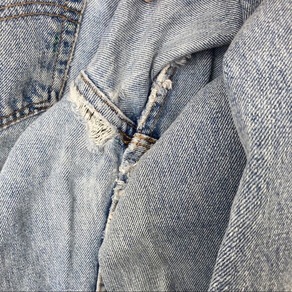 Vintage Levi’s 560 High Waisted Mom Jeans - Picture 6 of 8